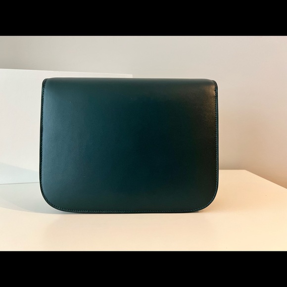 New in box Celine MEDIUM CLASSIC BAG IN BOX CALFSKIN AMAZONE GREEN - Picture 3 of 7